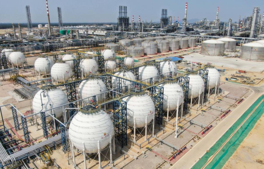 石油石化场站周界防护：无人值守预报警系统筑牢安全防线