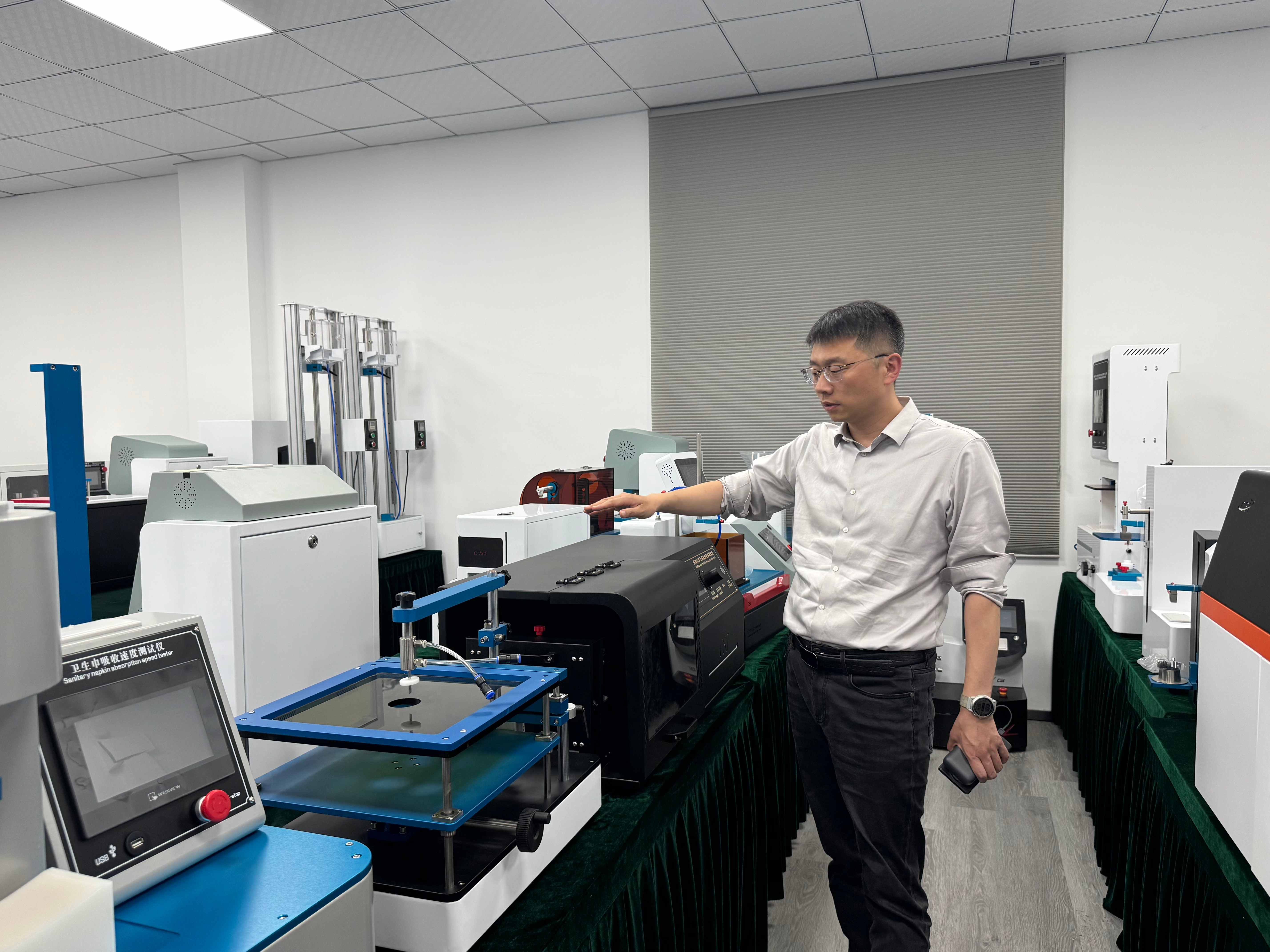 山東大學博士生導師蒞臨上海程斯考察交流，給予我們建議和發展方向